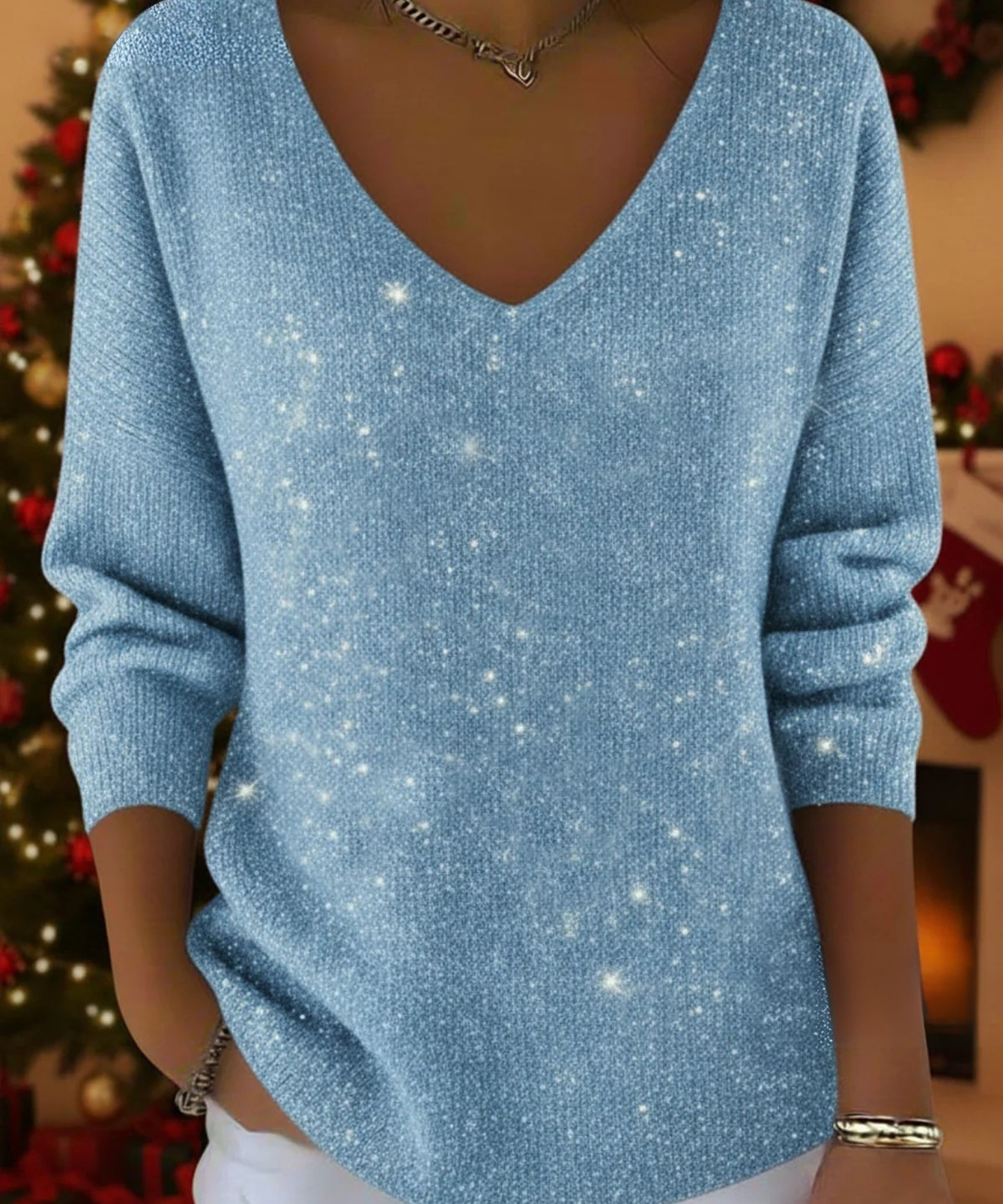 María — The festive V-neck jumper to shine