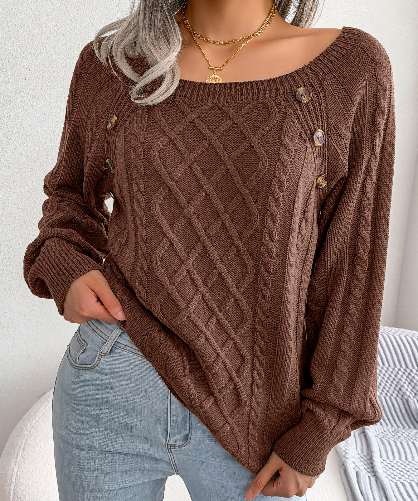 Emilia - Classic and Comfortable Sweater